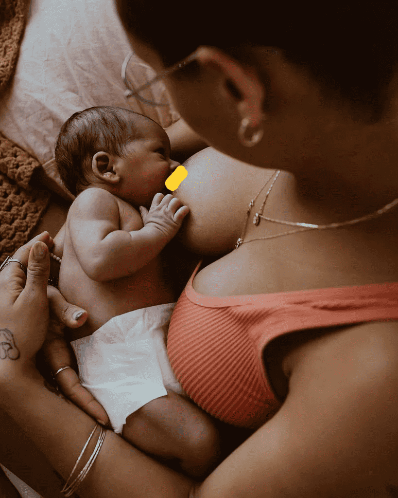 allaitement régurgitations coliques du nourrisson bébé nourrisson téter seins mastites crevasses engorgement sommeil pleurs nouveau né grossesse accouchement post partum ostéopathie pédiatrique massage ostéopathe elodie barbosa selfmasterie paris 17 paris 10 stress maman papa plagiocéphalie bébé